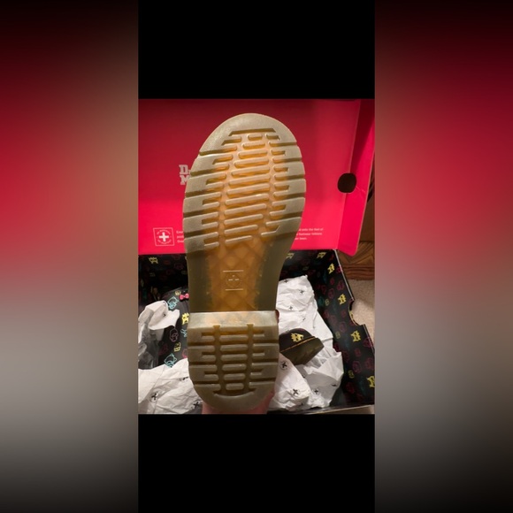 Dr Marten Hello Kitty Boots - Picture 4 of 6